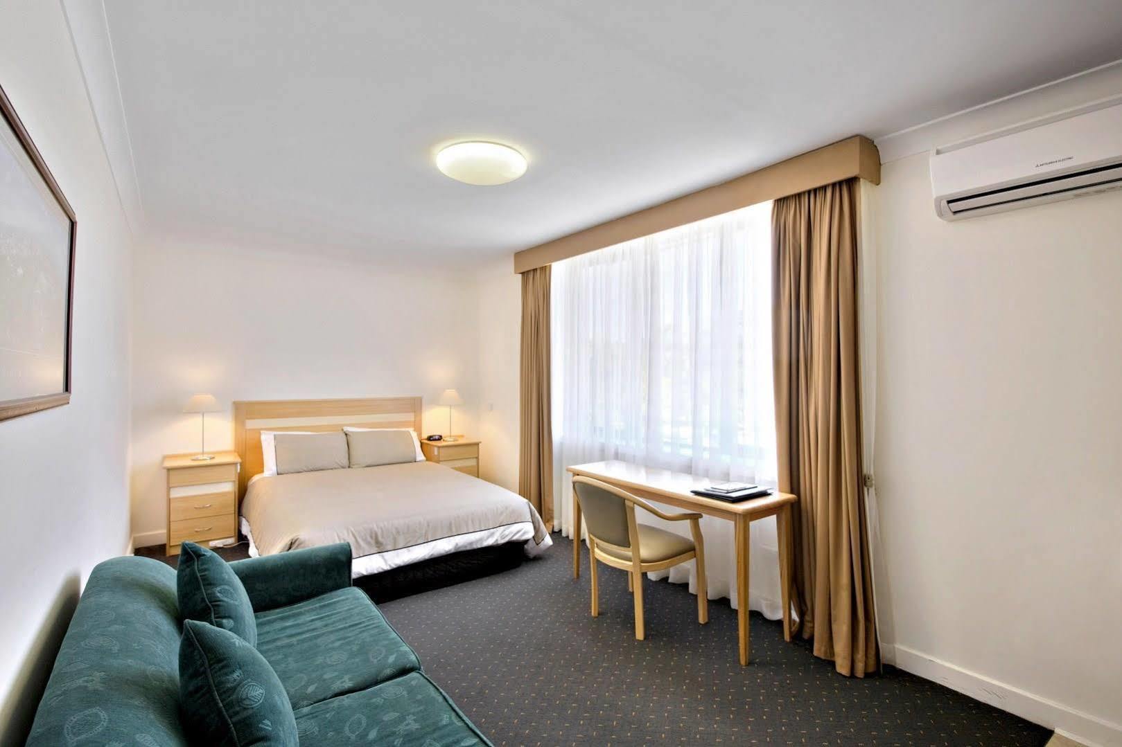 Melbourne'S Princes Park Hotel Bagian luar foto